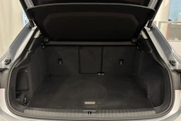met. hopea Audi Q3 2022 kuva 23.