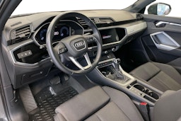 Harmaa Audi Q3 2022 kuva 7.