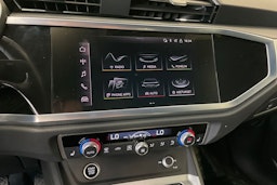 Harmaa Audi Q3 2022 kuva 16.