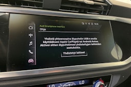 Harmaa Audi Q3 2022 kuva 17.