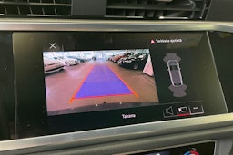 Harmaa Audi Q3 2022 kuva 18.