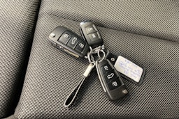 Harmaa Audi Q3 2022 kuva 22.