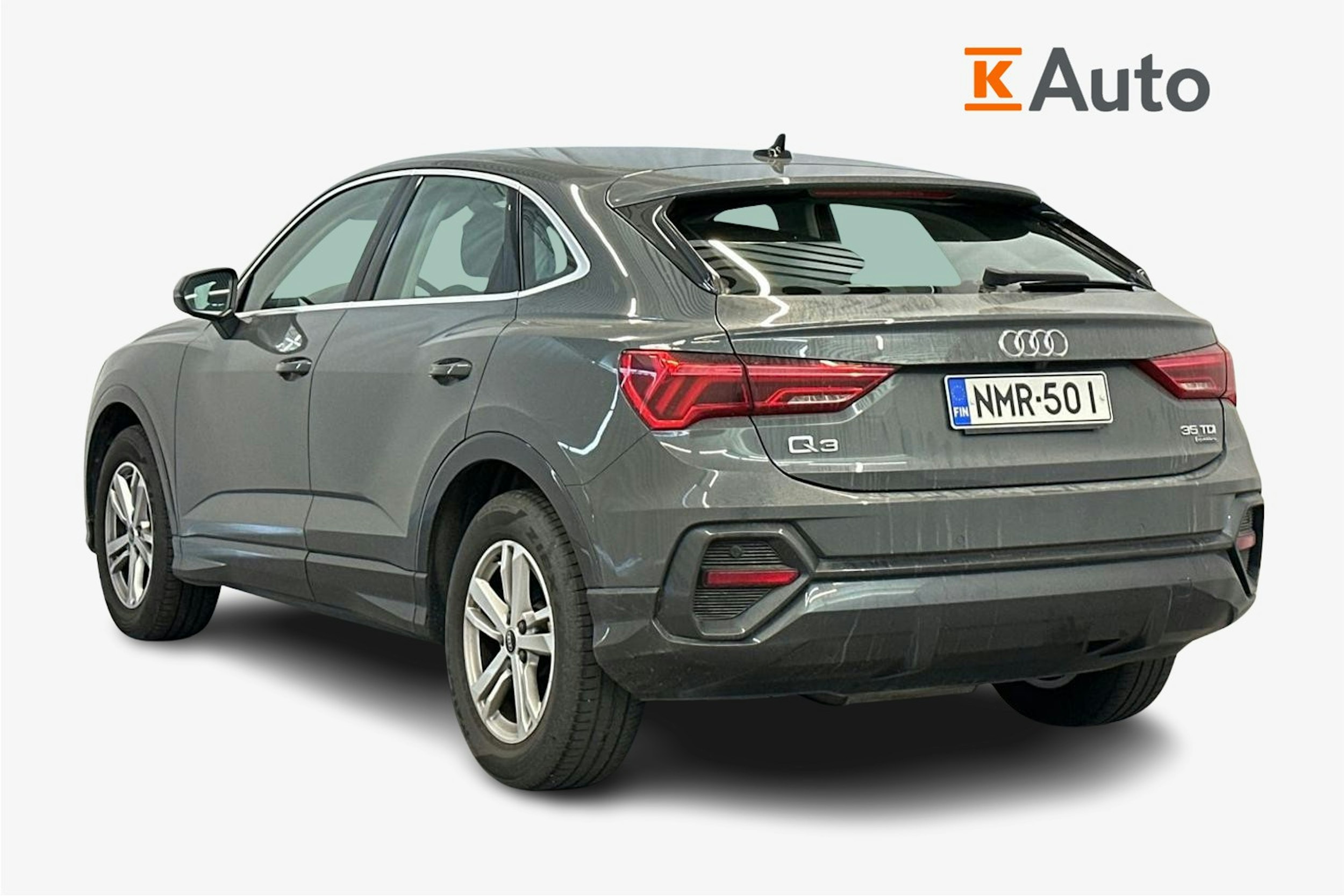 harmaa Audi Q3 2022 kuva 2.