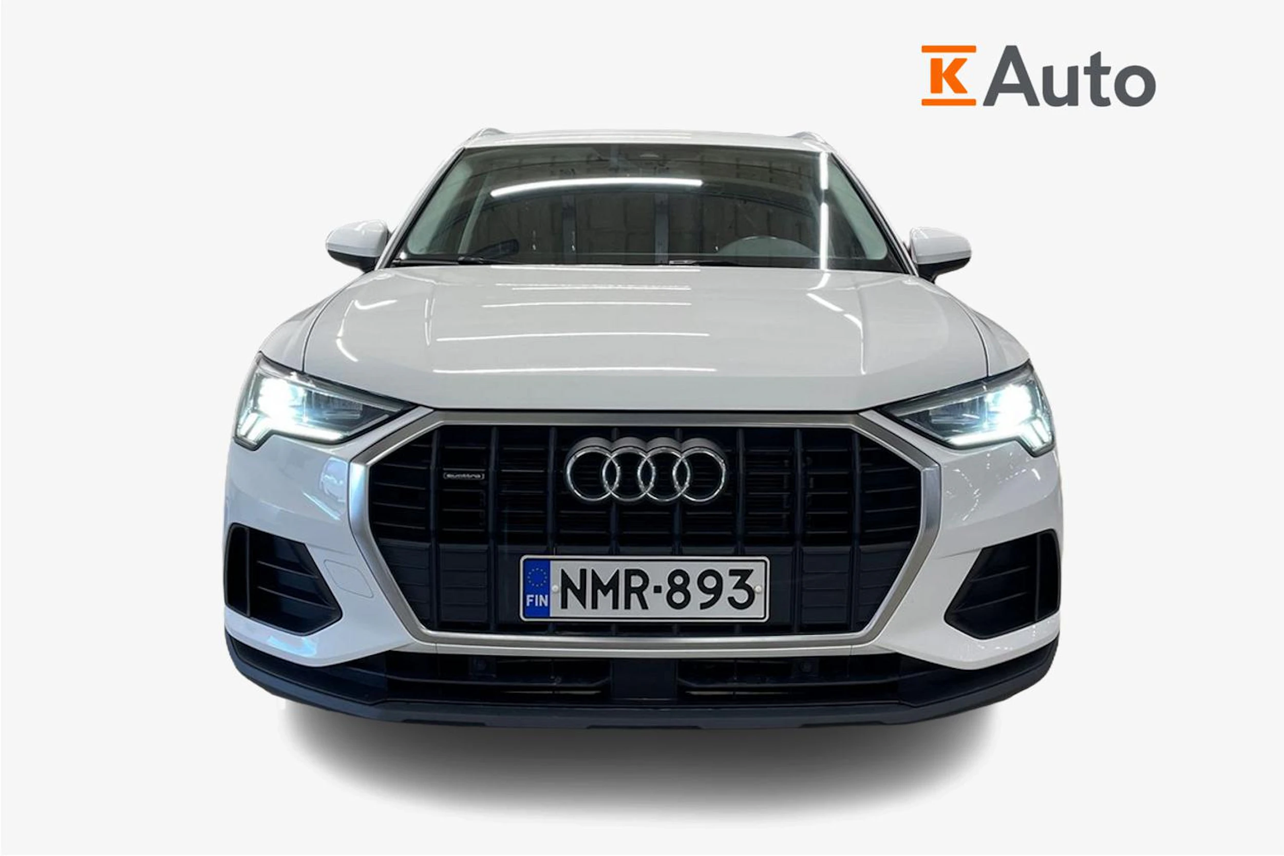 valkoinen Audi Q3 2022 kuva 4.