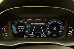 valkoinen Audi Q3 2022 kuva 13.