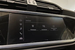 valkoinen Audi Q3 2022 kuva 18.