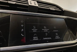 valkoinen Audi Q3 2022 kuva 19.