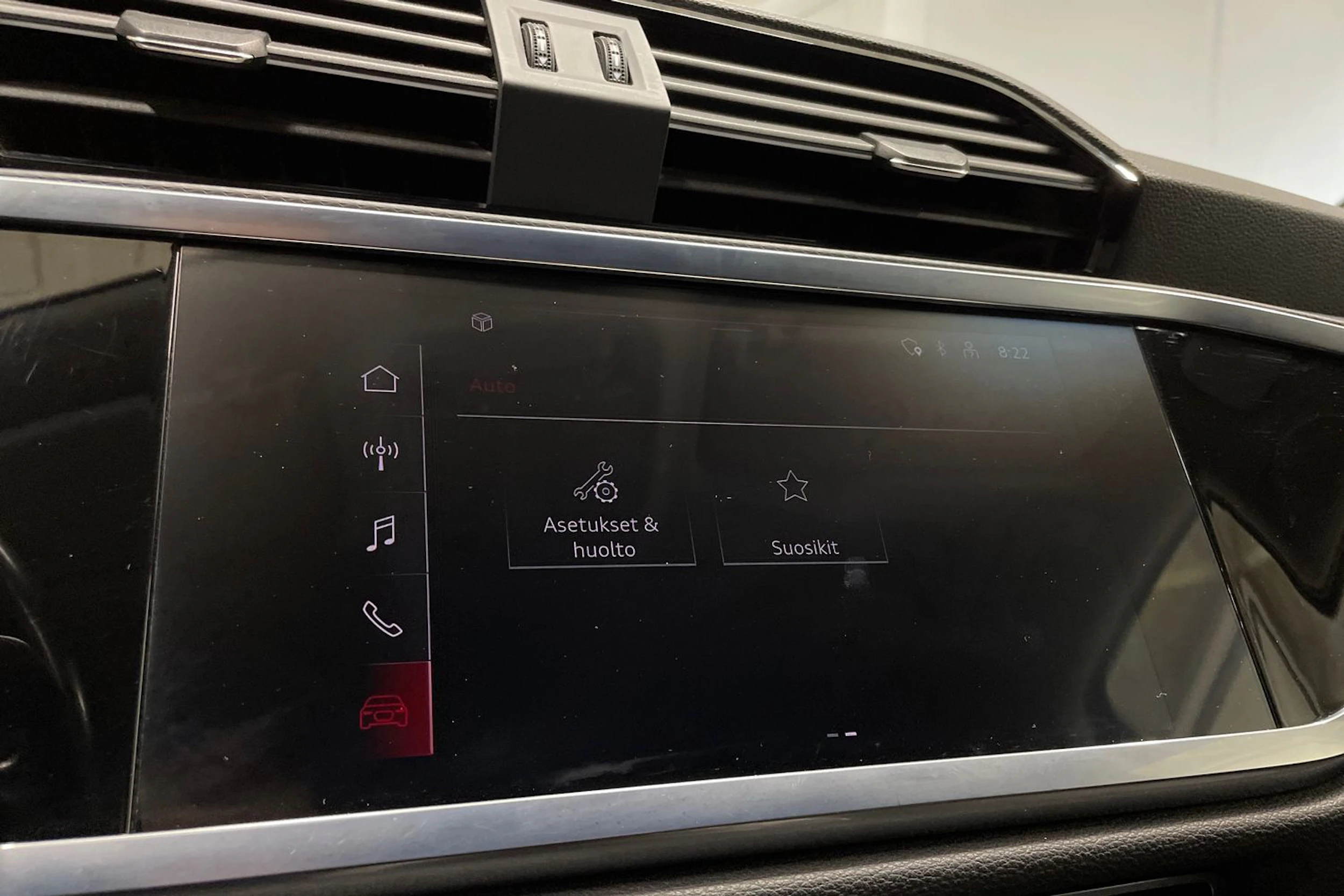 valkoinen Audi Q3 2022 kuva 20.