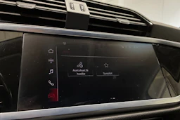 valkoinen Audi Q3 2022 kuva 20.