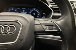 valkoinen Audi Q3 2022 kuva 24.