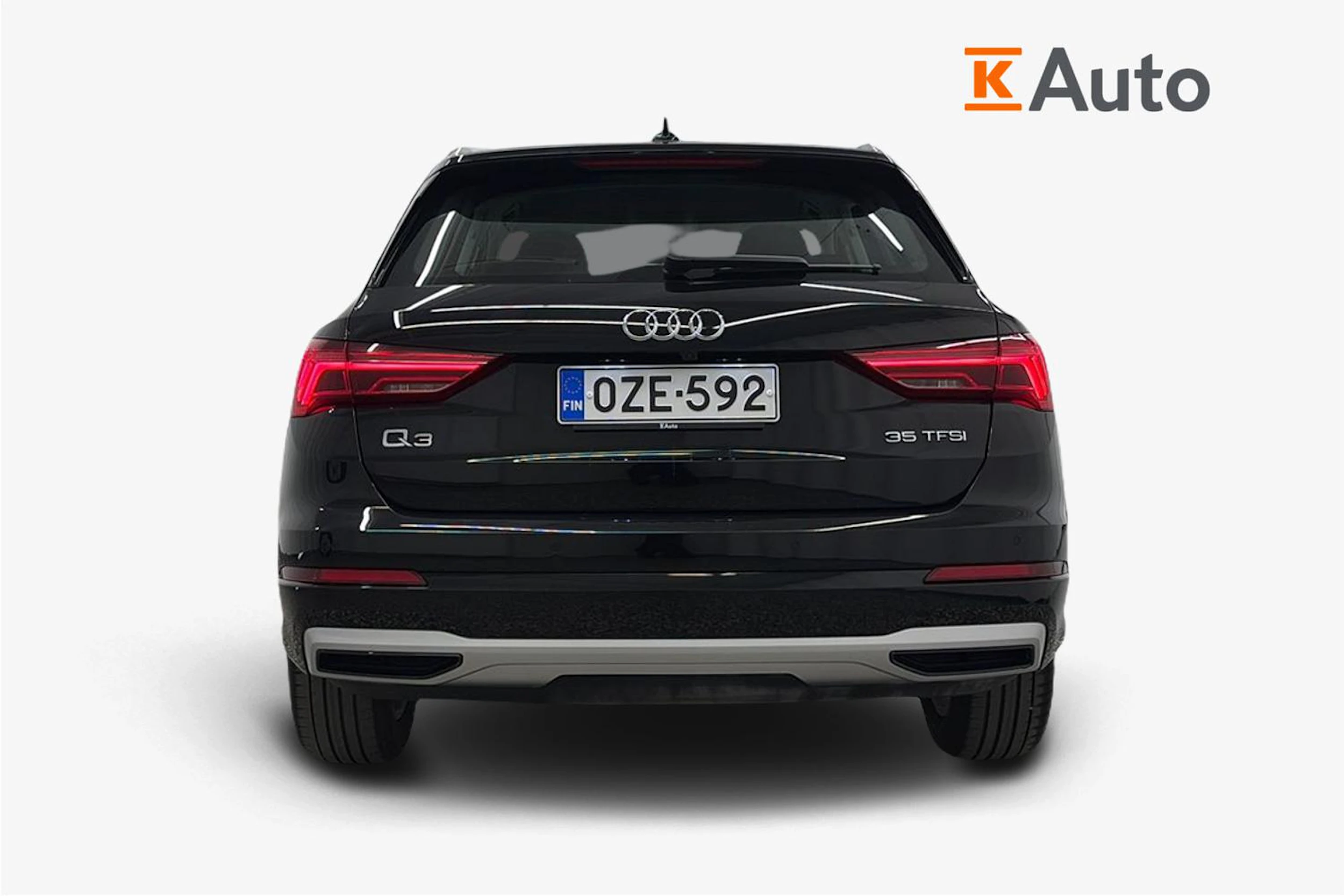 met. musta Audi Q3 2022 kuva 4.