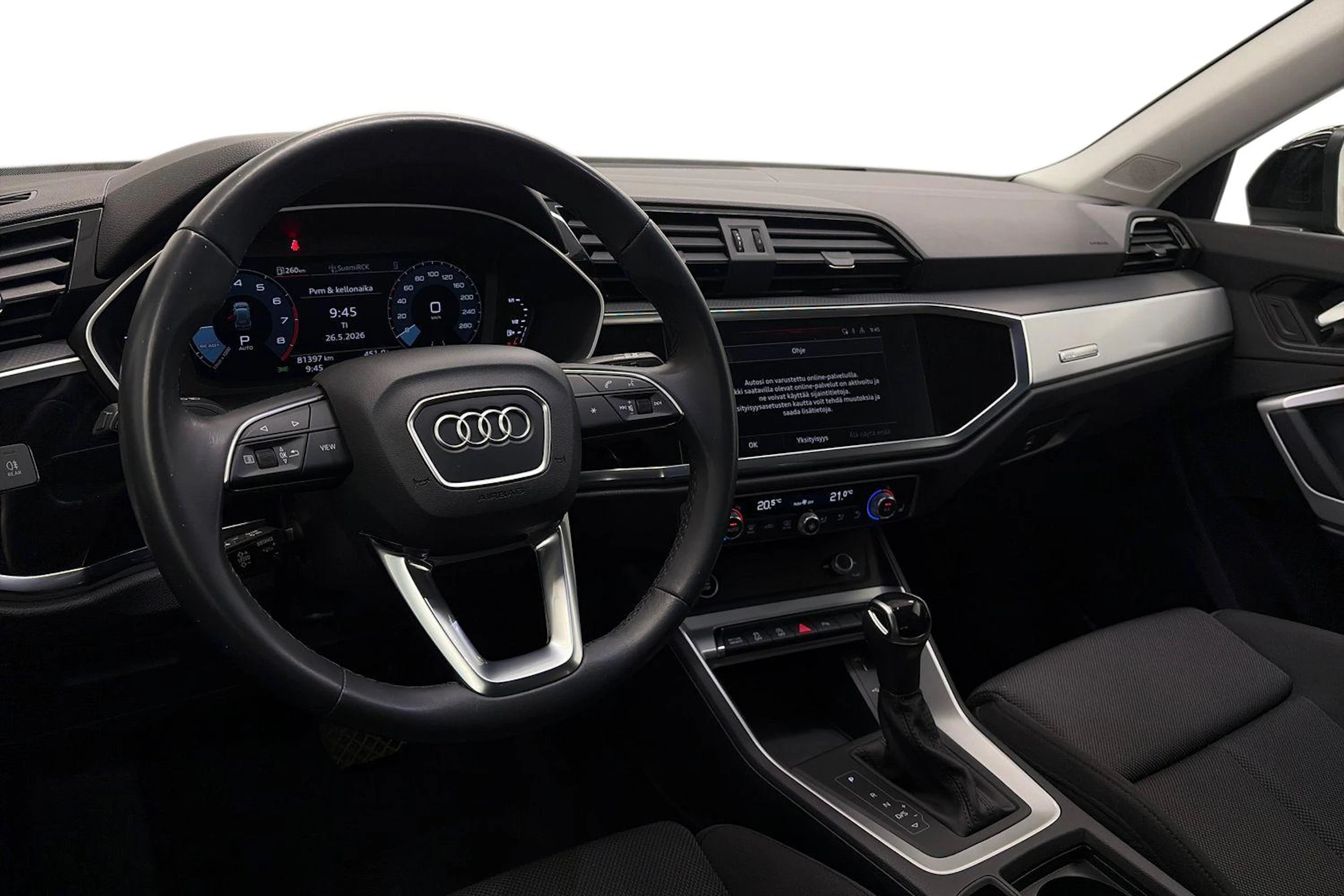 met. musta Audi Q3 2022 kuva 8.