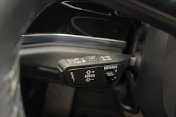met. musta Audi Q3 2022 kuva 21.