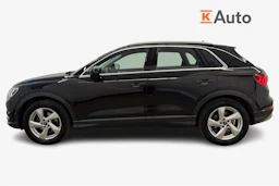 musta Audi Q3 2022 kuva 5.