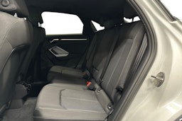 valkoinen Audi Q3 2022 kuva 10.