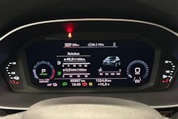 valkoinen Audi Q3 2022 kuva 21.