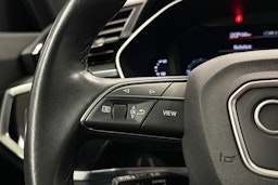 valkoinen Audi Q3 2022 kuva 22.