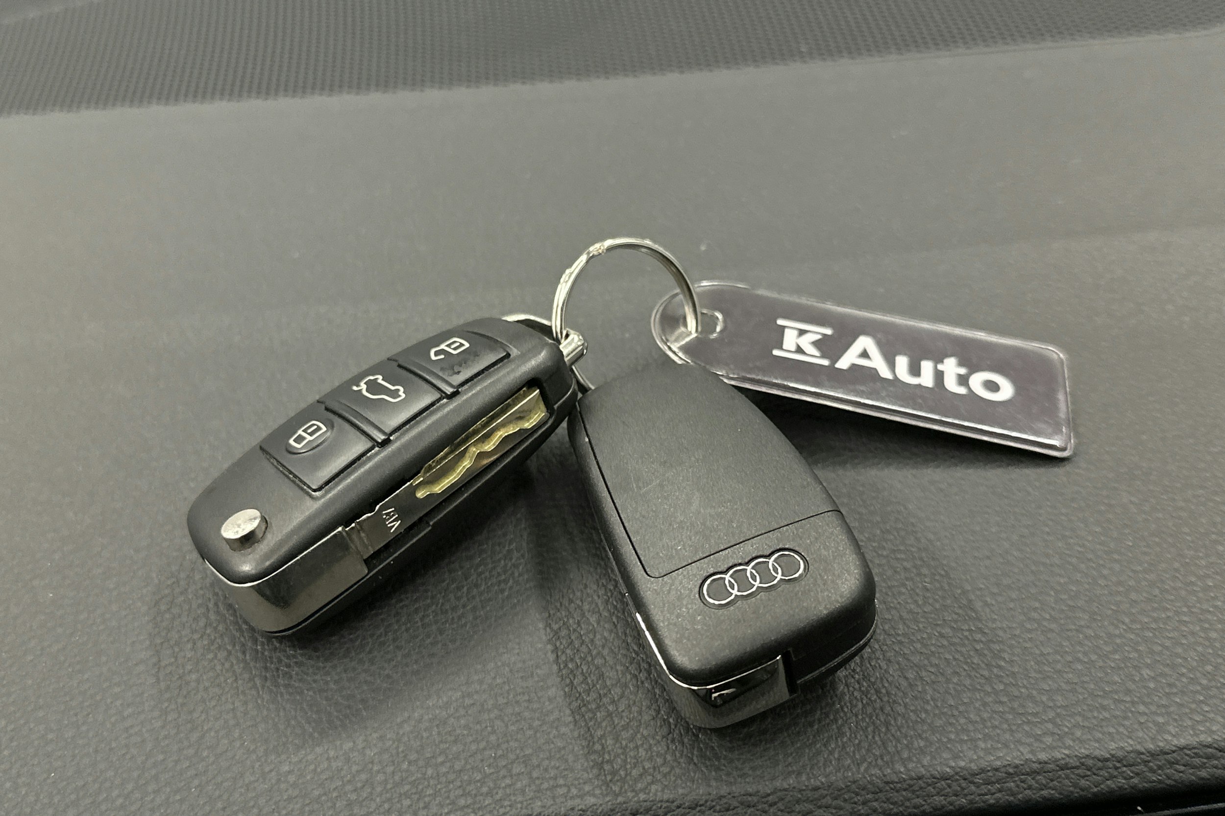 valkoinen Audi Q3 2022 kuva 31.