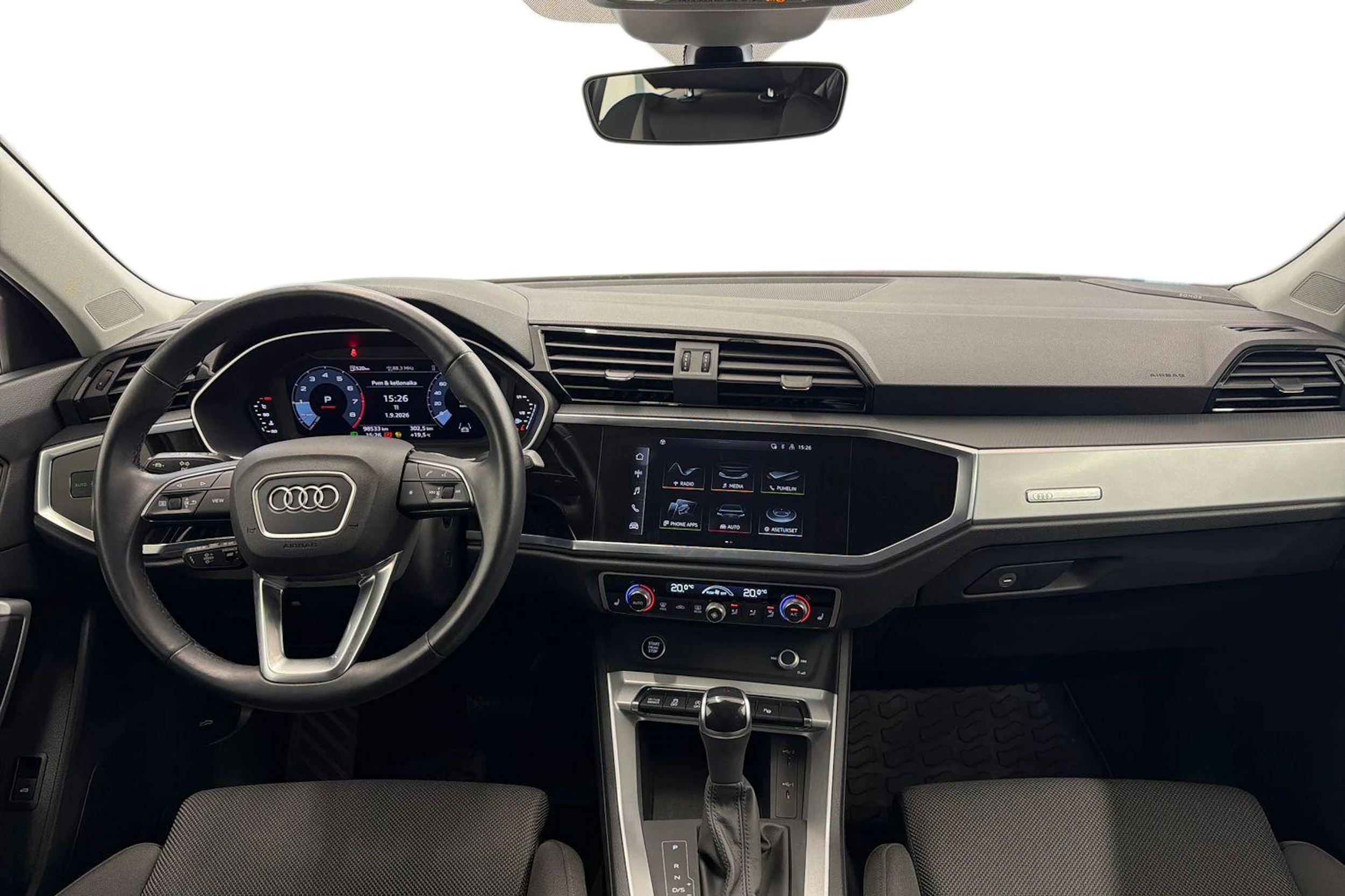 punainen Audi Q3 2022 kuva 7.
