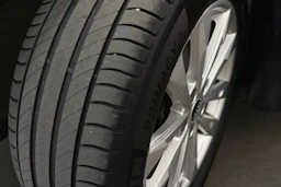 punainen Audi Q3 2022 kuva 10.