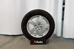 punainen Audi Q3 2022 kuva 11.