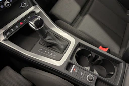 punainen Audi Q3 2022 kuva 21.