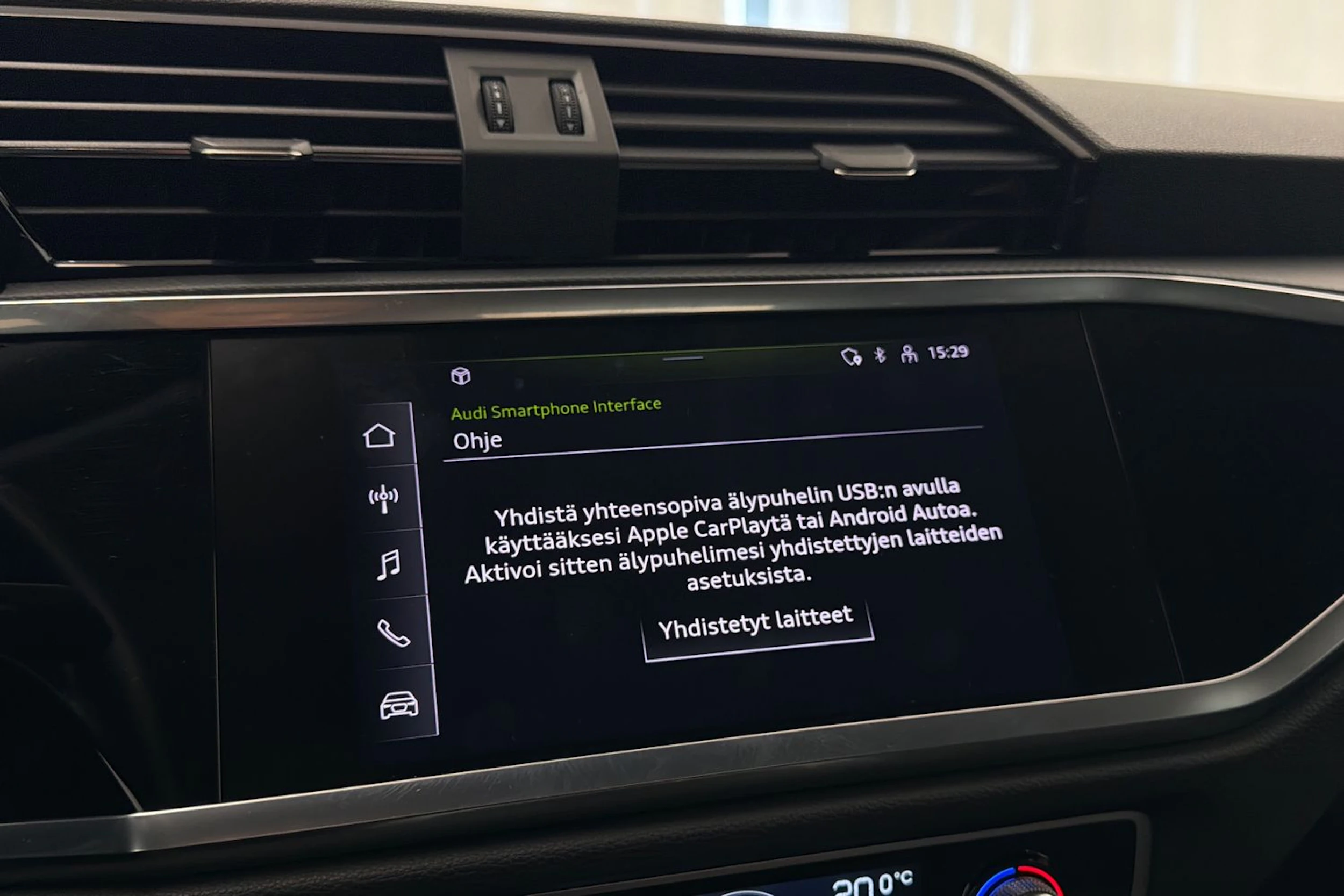 punainen Audi Q3 2022 kuva 22.