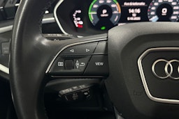 Harmaa Audi Q3 2022 kuva 16.