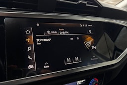 Harmaa Audi Q3 2022 kuva 19.