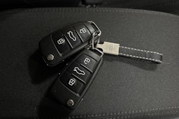 Harmaa Audi Q3 2022 kuva 36.