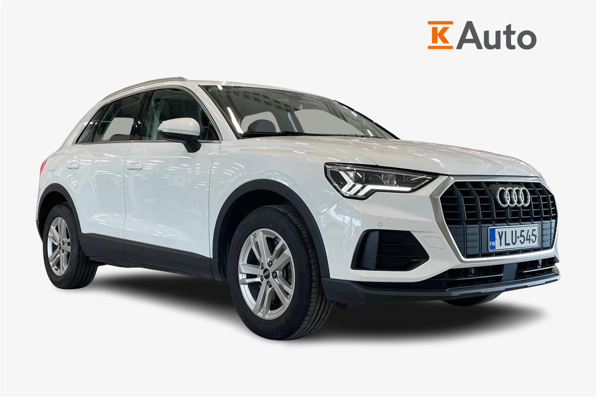 valkoinen Audi Q3 2022 kuva 1.