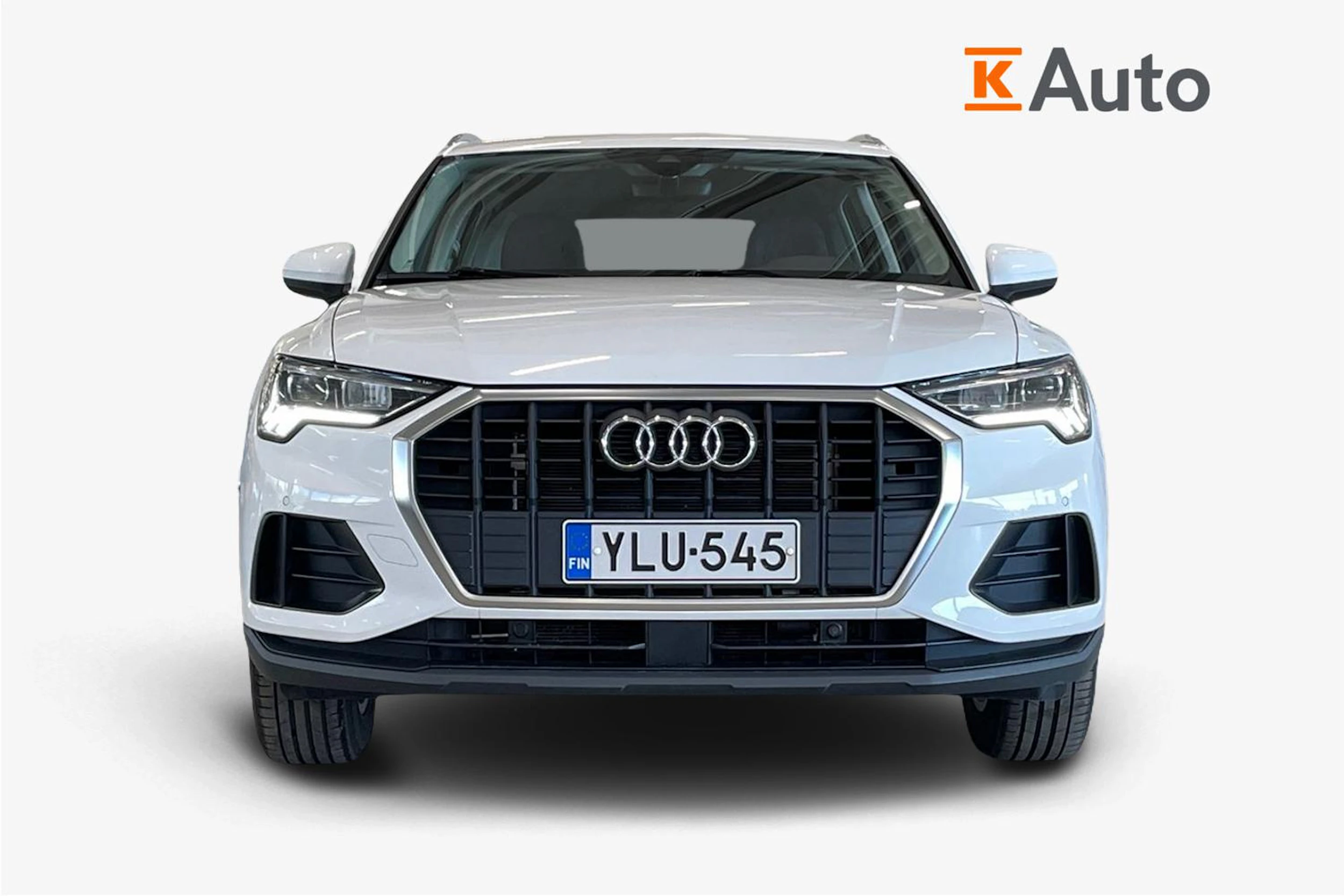 valkoinen Audi Q3 2022 kuva 5.