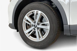 valkoinen Audi Q3 2022 kuva 12.