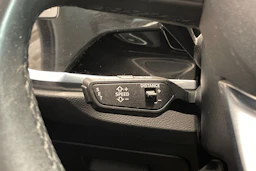 valkoinen Audi Q3 2022 kuva 20.