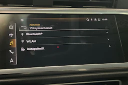 valkoinen Audi Q3 2022 kuva 22.