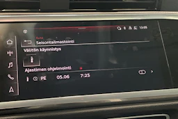 valkoinen Audi Q3 2022 kuva 26.