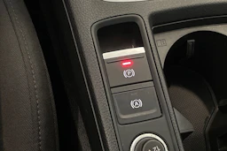 valkoinen Audi Q3 2022 kuva 30.