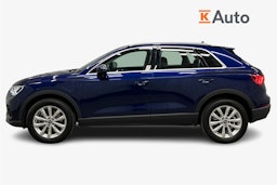 sininen Audi Q3 2022 kuva 6.