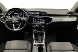 sininen Audi Q3 2022 kuva 9.