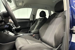 sininen Audi Q3 2022 kuva 16.