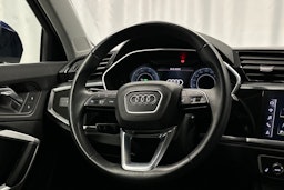 sininen Audi Q3 2022 kuva 17.
