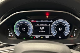 sininen Audi Q3 2022 kuva 19.