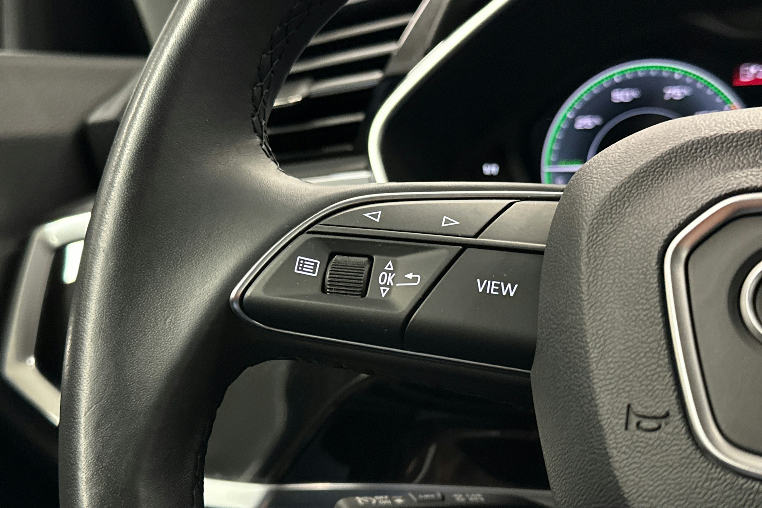 sininen Audi Q3 2022 kuva 20.