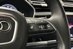 sininen Audi Q3 2022 kuva 21.