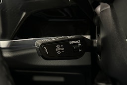 sininen Audi Q3 2022 kuva 22.