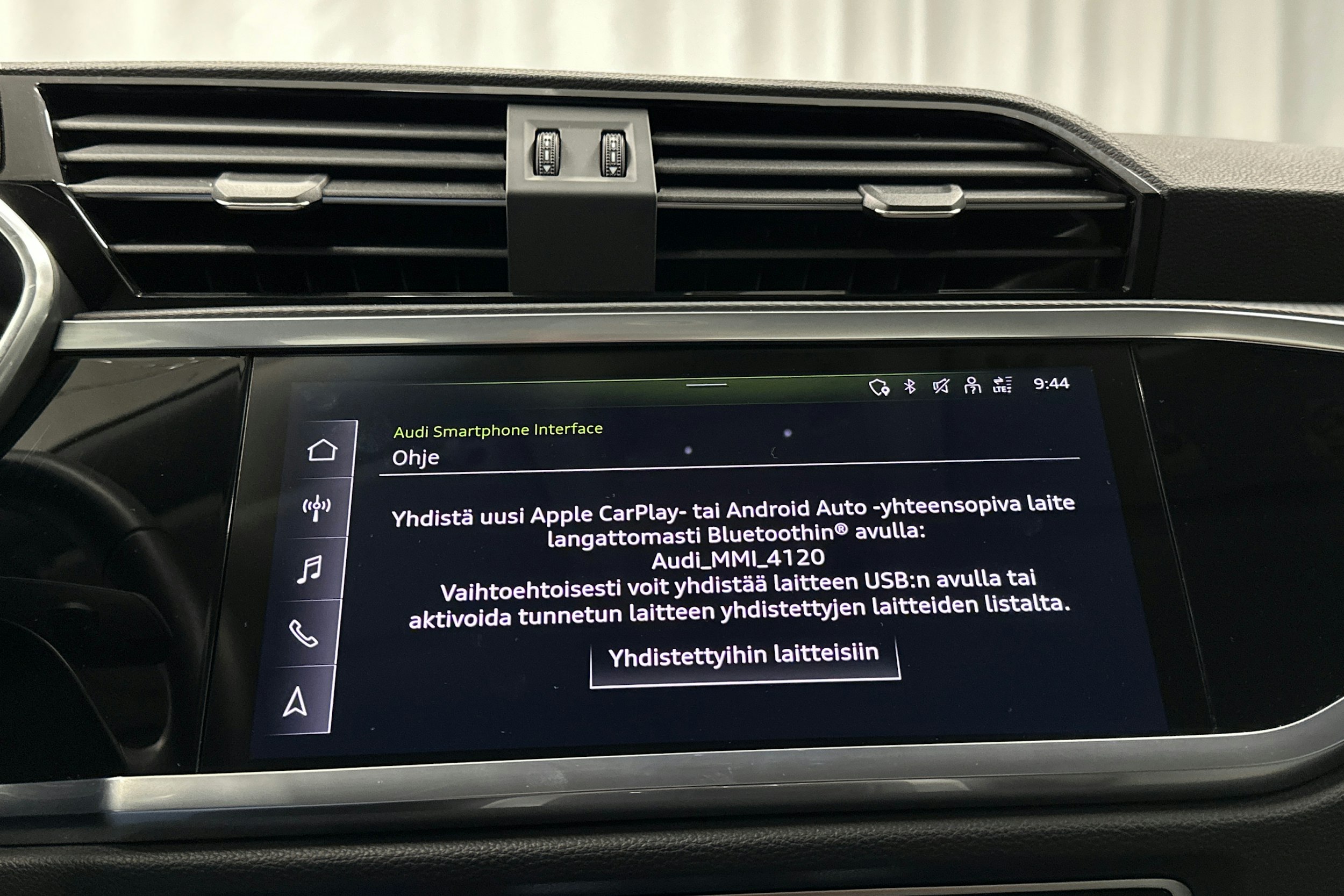 sininen Audi Q3 2022 kuva 26.