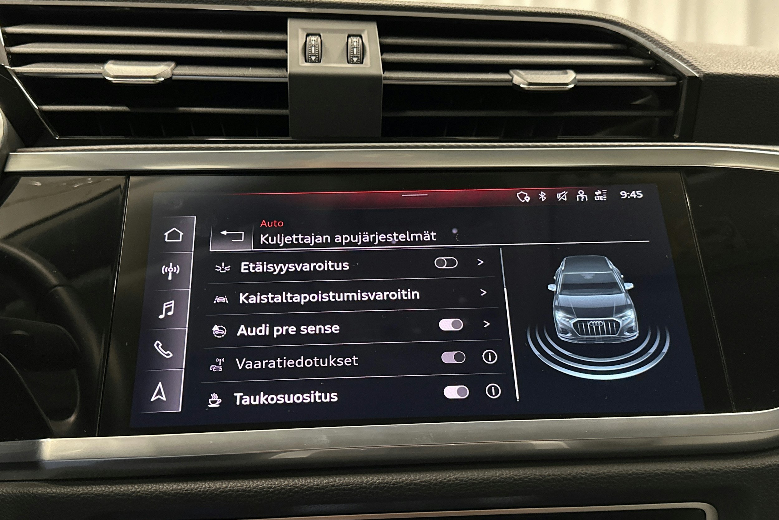 sininen Audi Q3 2022 kuva 29.