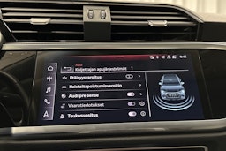 sininen Audi Q3 2022 kuva 29.