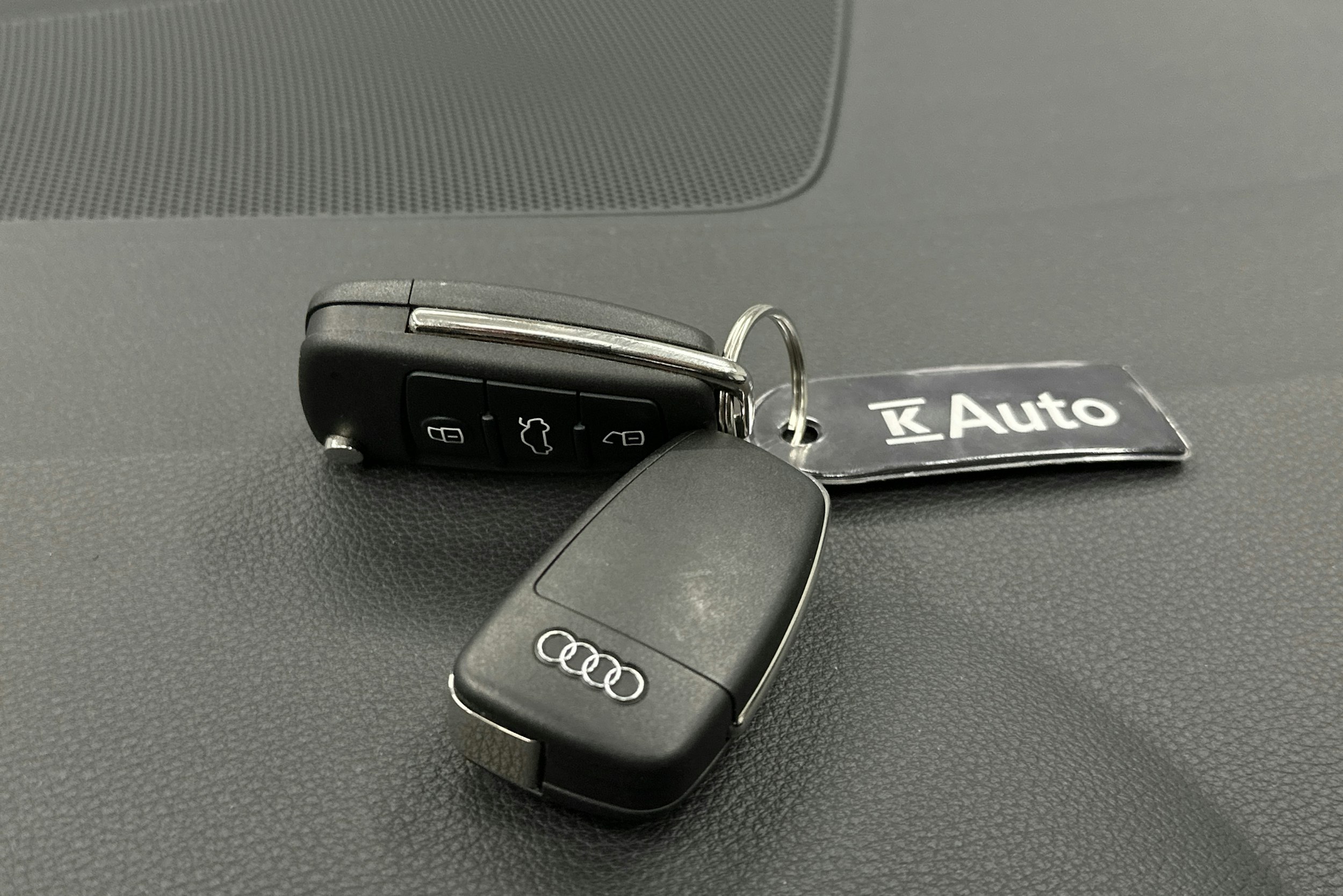 sininen Audi Q3 2022 kuva 30.