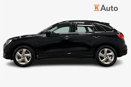musta Audi Q3 2023 kuva 5.